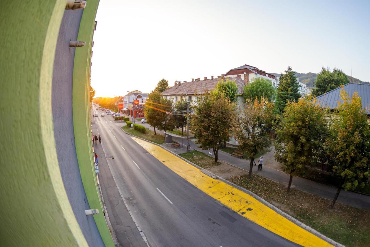 Ferienwohnung Apartament Business Langa Vivo Mall Baia Mare Exterior foto